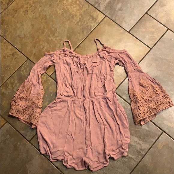 Charlotte Russe Womens M Pink Romper w/ detailing - Picture 2 of 6